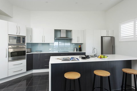 Mollymook Beachfront Penthouse 9 - Accommodation BNB 4