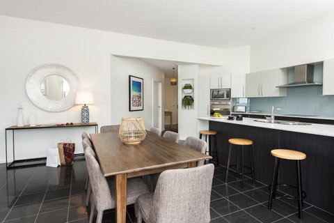 Mollymook Beachfront Penthouse 9 - Accommodation BNB 5