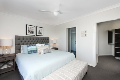 Mollymook Beachfront Penthouse 9 - Accommodation BNB 11