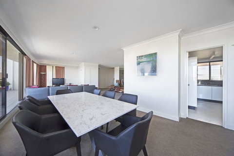 BreakFree Capital Tower Apartments - Accommodation BNB 32