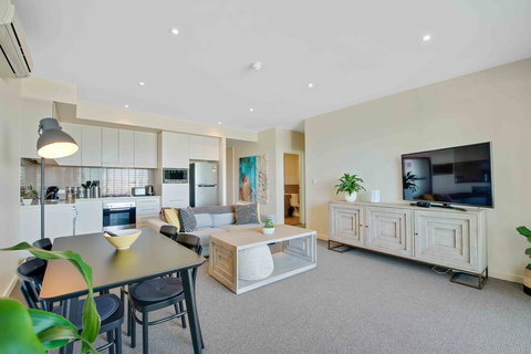 Port Adelaide Executive Waterfront Apartment - Accommodation BNB 17