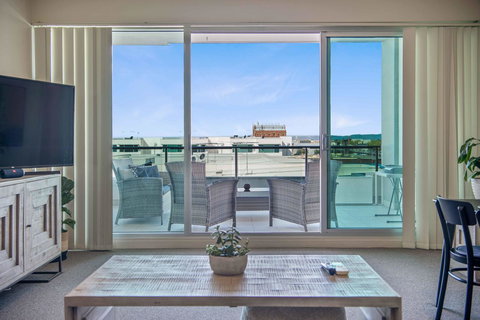 Port Adelaide Executive Waterfront Apartment - Accommodation BNB 22