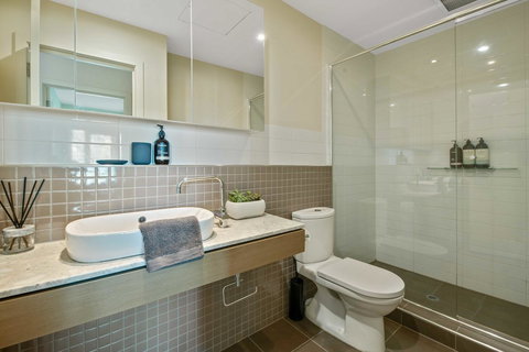 Port Adelaide Executive Waterfront Apartment - Accommodation BNB 4