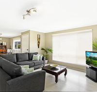 Ainslie Roberts Drive Retreat - Accommodation BNB