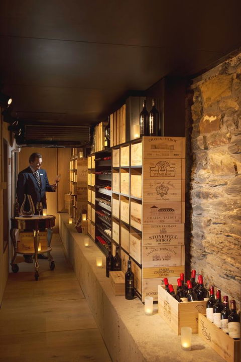 Mayfair Hotel - Accommodation BNB 24