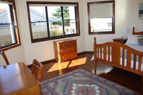 Serenity On Narrabeen Beach - 1Bdr Beachside Retreat - Accommodation BNB 3