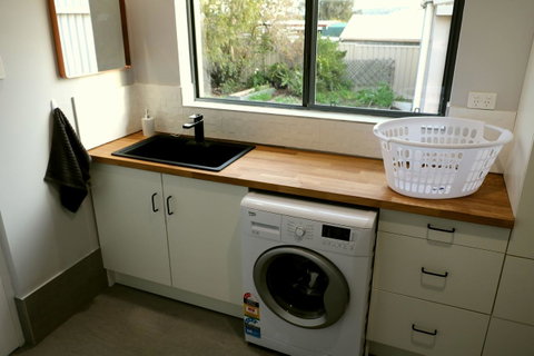 The Purple Door On Seaview - Accommodation BNB 12