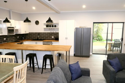 The Purple Door On Seaview - Accommodation BNB 4
