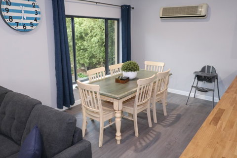 The Purple Door On Seaview - Accommodation BNB 5
