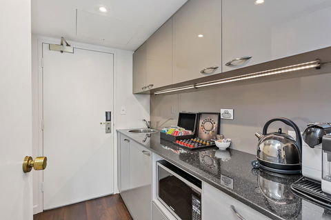 Stamford Plaza Adelaide - Accommodation BNB 41