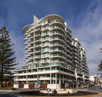 Oaks Liberty Towers - Accommodation BNB