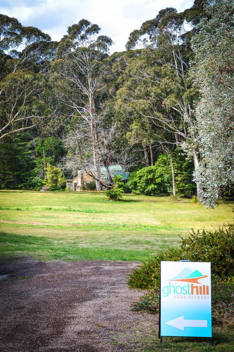 Ghost Hill Road Retreat - Accommodation BNB 10