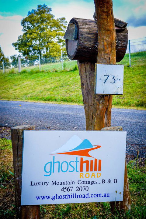 Ghost Hill Road Retreat - Accommodation BNB 0