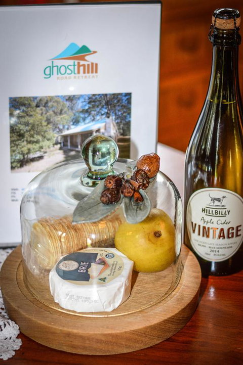 Ghost Hill Road Retreat - Accommodation BNB 25