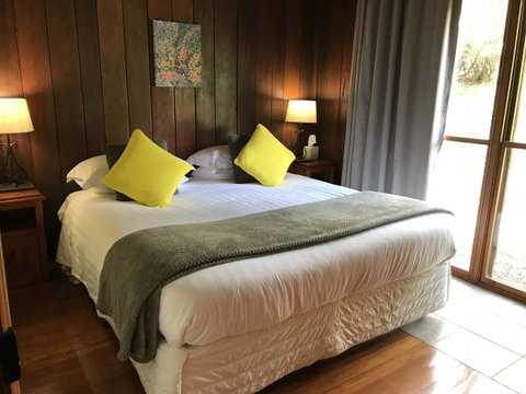 Ghost Hill Road Retreat - Accommodation BNB 4