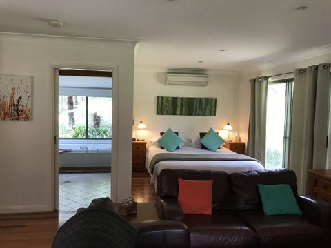 Ghost Hill Road Retreat - Accommodation BNB 5