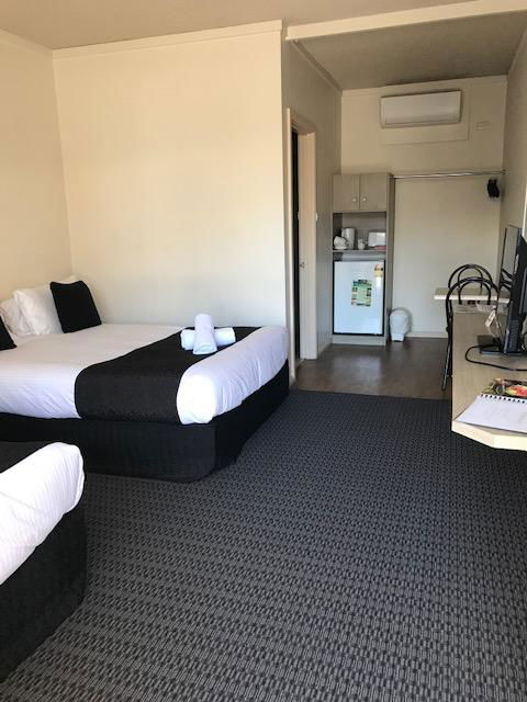 Bay Motel Hotel - Accommodation BNB 3