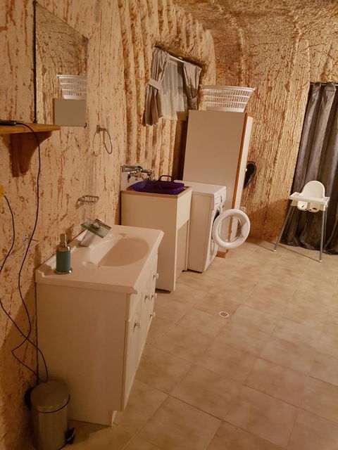 Underground Gem - Accommodation BNB 12