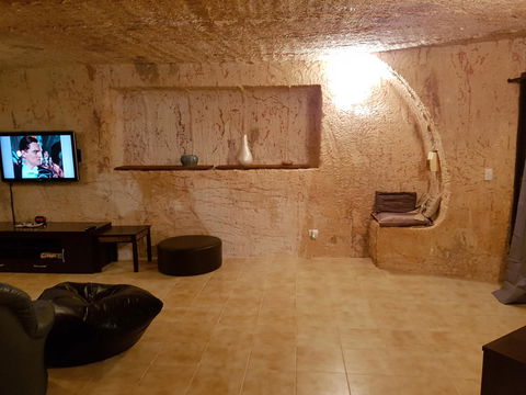Underground Gem - Accommodation BNB 7