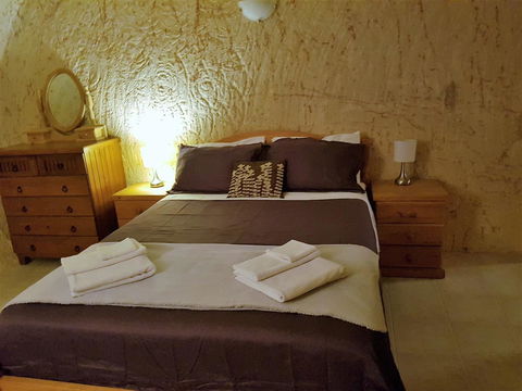 Underground Gem - Accommodation BNB 3