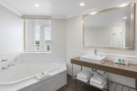 Crowne Plaza Terrigal Pacific, An IHG Hotel - Accommodation BNB 37