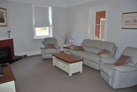 Jacaranda Cottage - Accommodation BNB 6