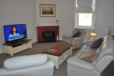 Jacaranda Cottage - Accommodation BNB 2