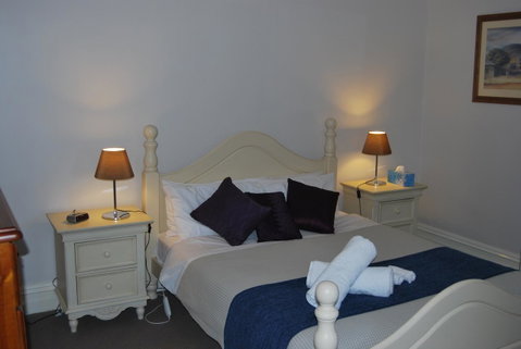 Jacaranda Cottage - Accommodation BNB 4