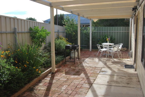 Jacaranda Cottage - Accommodation BNB 5
