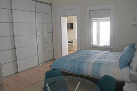 Smugglers Inn Studio Apartments - Accommodation BNB 6