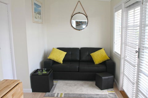Smugglers Inn Studio Apartments - Accommodation BNB 11