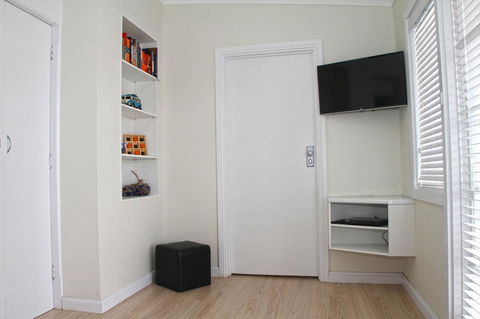 Smugglers Inn Studio Apartments - Accommodation BNB 7