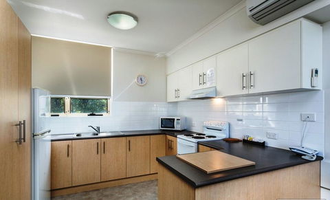 Glenelg Holiday Apartments - Corfu - Accommodation BNB 4