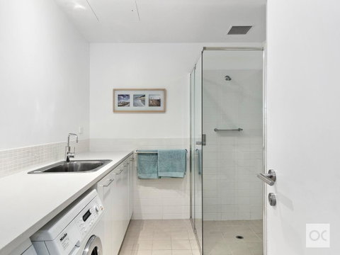 Breeze Beachfront Apartment - Accommodation BNB 38