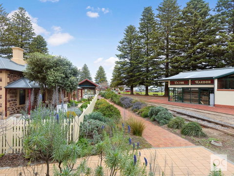 Breeze Beachfront Apartment - Accommodation BNB 35