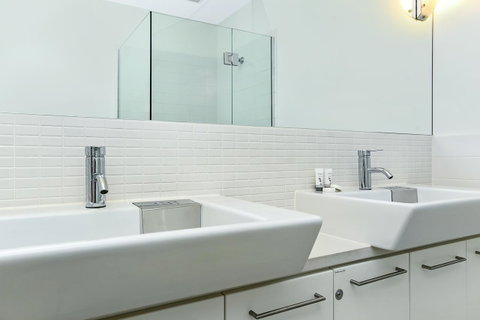 Breeze Beachfront Apartment - Accommodation BNB 16