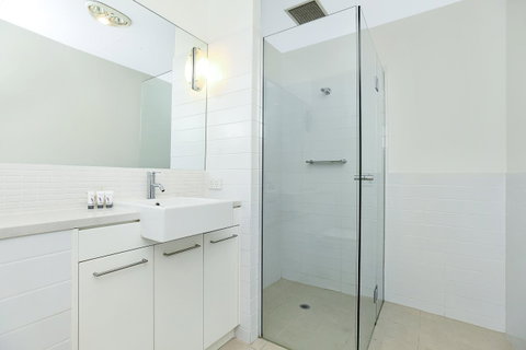 Breeze Beachfront Apartment - Accommodation BNB 14