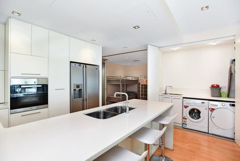 Breeze Beachfront Apartment - Accommodation BNB 6