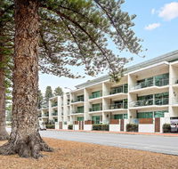 Breeze Beachfront Apartments - Accommodation BNB