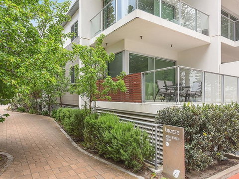 Breeze Beachfront Apartment - Accommodation BNB 41