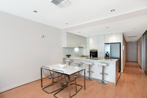 Breeze Beachfront Apartment - Accommodation BNB 10