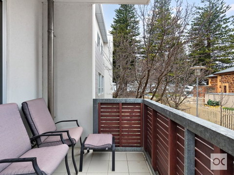 Breeze Beachfront Apartment - Accommodation BNB 26