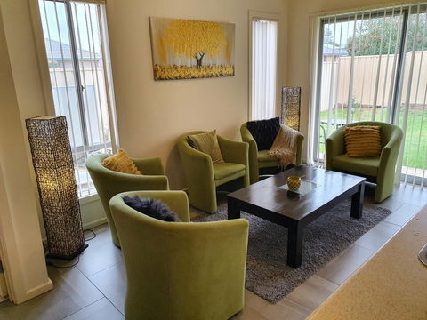 Explore Adelaide, Gawler, The Barossa And Clare Valleys All-in-one - Accommodation BNB 1