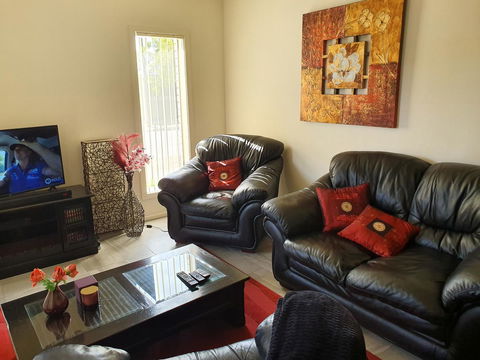 Explore Adelaide, Gawler, The Barossa And Clare Valleys All-in-one - Accommodation BNB 0