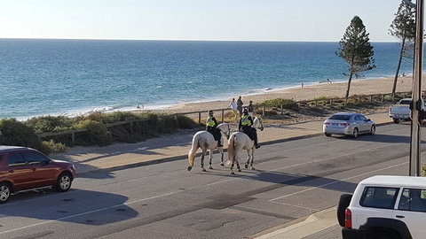 Beachside Escape On The Esplanade - Accommodation BNB 4