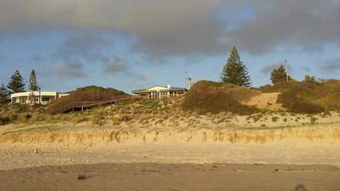 Beachside Escape On The Esplanade - Accommodation BNB 3