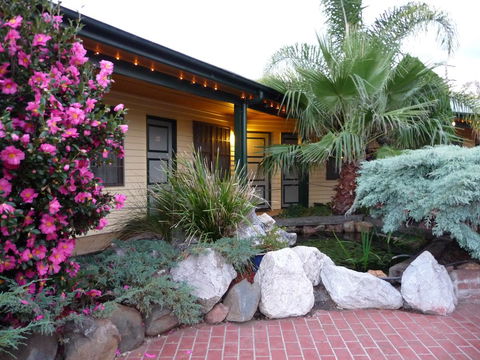 Ten Dollar Town Motel - Accommodation BNB 3