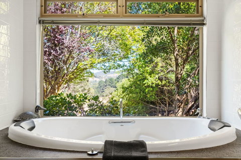 Adelaide Hills Retreats - Accommodation BNB 13