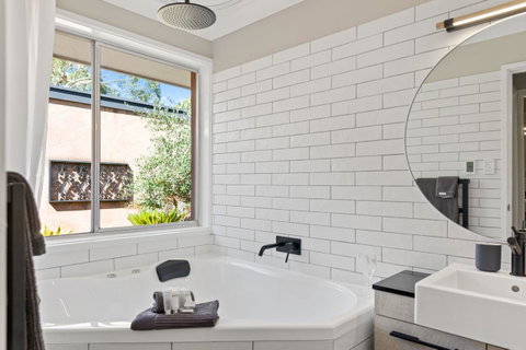 Adelaide Hills Retreats - Accommodation BNB 17