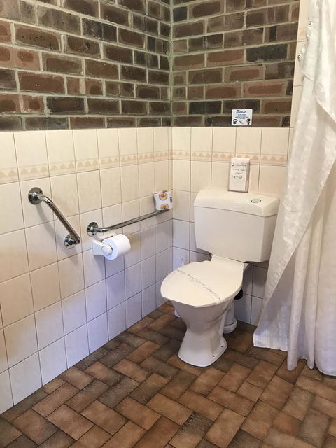 Lake Albert Motel - Accommodation BNB 1